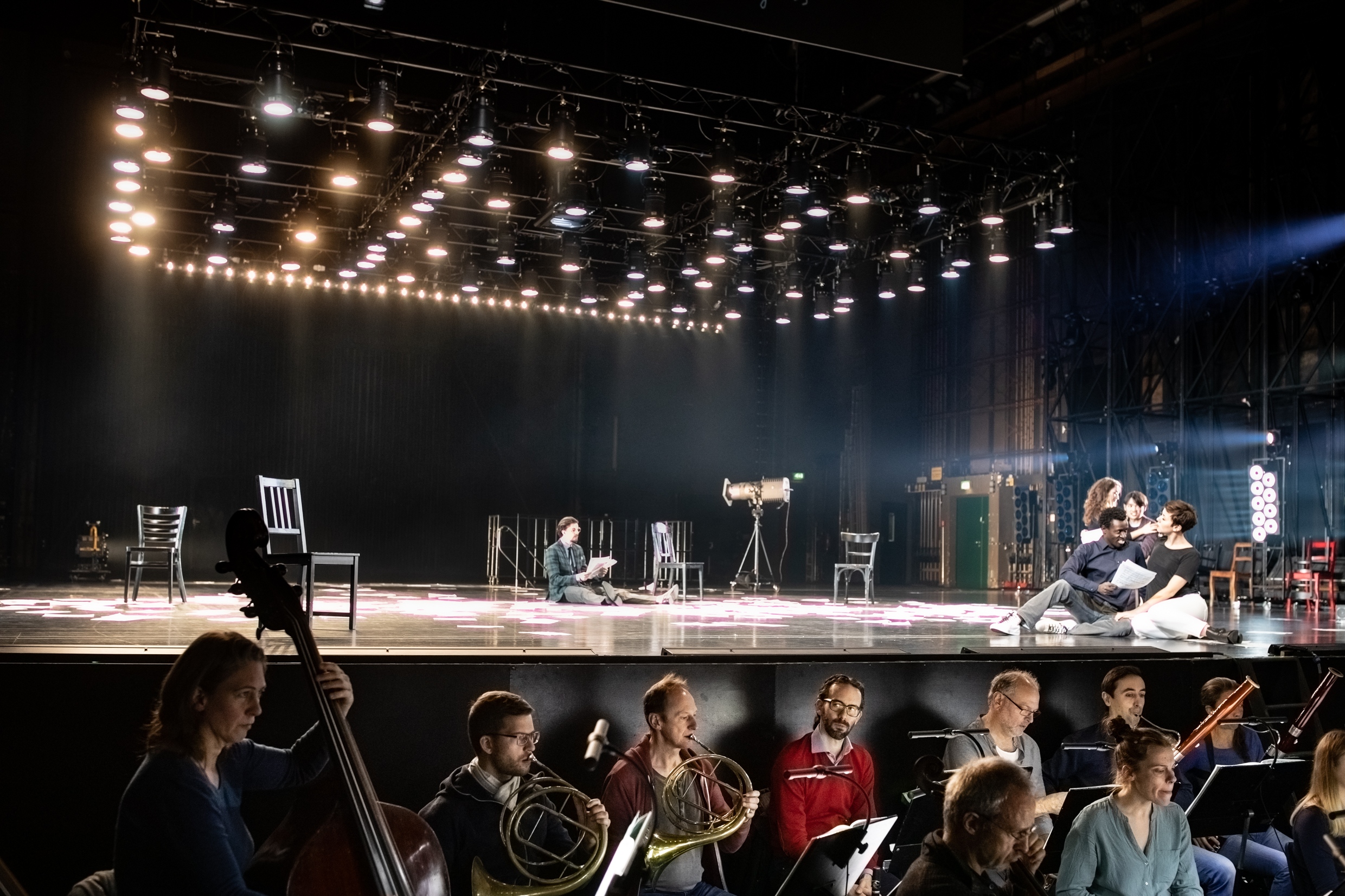 Blick aus dem Orchestergraben auf die Bühne Blick aus dem Orchestergraben auf die Bühne